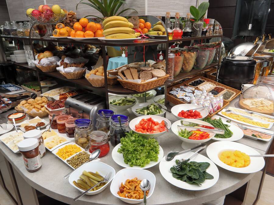 Café da manhã com buffet grátis