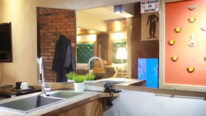 Deluxe Family Suite | Room amenity - Bunker Hotel & Restaurant (Kuala Lumpur)