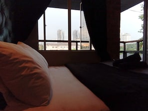 Deluxe Family Suite | City view