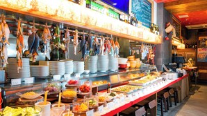 A buffet with various food items and utensils. - Hotel Resol Kyoto Kawaramachi Sanjo (Kyoto)