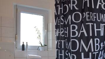 Apartment, Ground Floor | Deep soaking bathtub