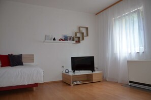 Departamento, planta baja | Tabla de planchar con plancha, wifi gratis y ropa de cama 