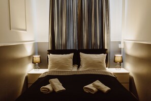 Comfort Double Room, 1 Queen Bed with Sofa bed, Private Bathroom