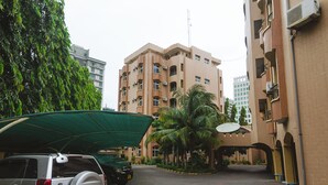Parking - Abla Hotel Apartments (Dar es Salaam)