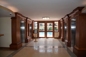 Interior entrance - Bayon Era Hotel (Siem Reap)