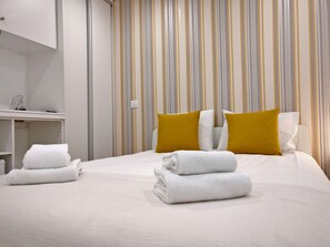 Rideaux occultants, fer et planche à repasser, Wi-Fi gratuit