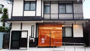 施設の正面