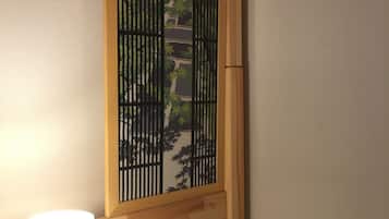 Quarto solteiro standard, 1 quarto | Área de estar | TV LED