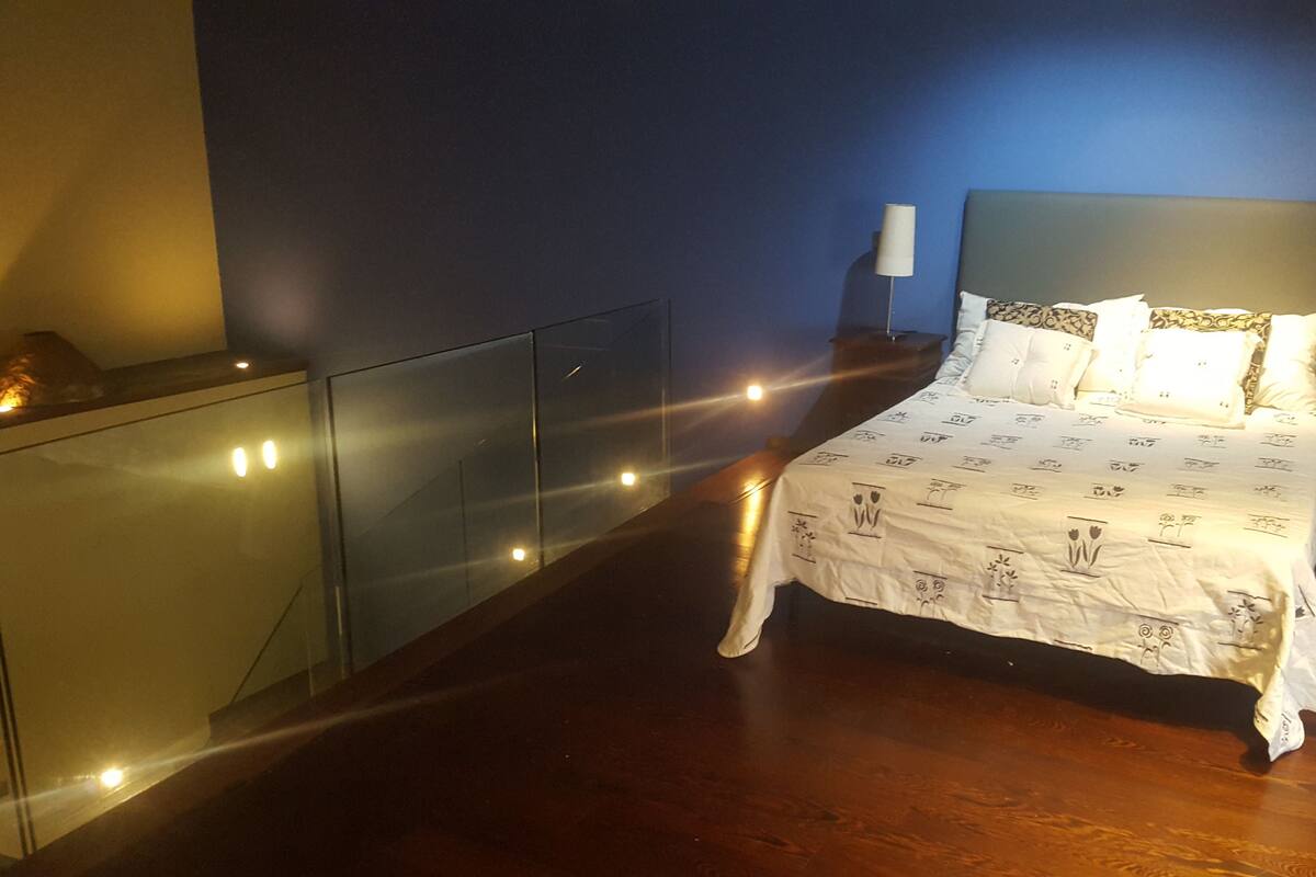 Apartamento conforto, 2 quartos, no mezanino | 2 quartos, Wi-Fi de cortesia, roupa de cama