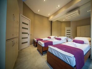 City Triple Room, 3 Single Beds, City View