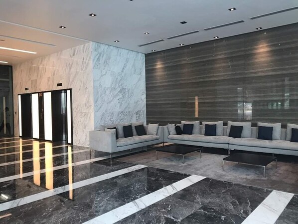 Lobby lounge