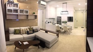 Deluxe Apartment, 2 Bedrooms, Pool Access | Living room - Vogue Suites One (Kuala Lumpur)