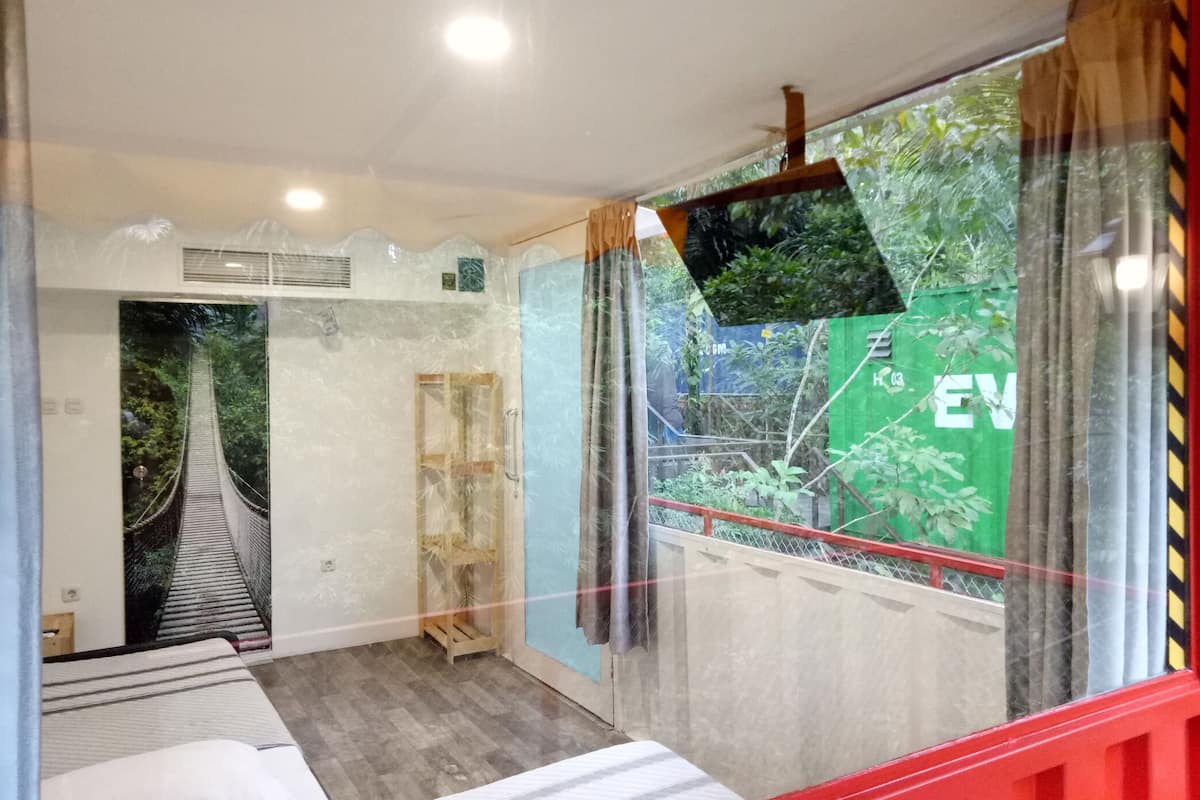 Deluxe Triple Room | Soundproofing