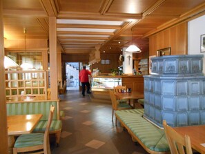 Free buffet breakfast