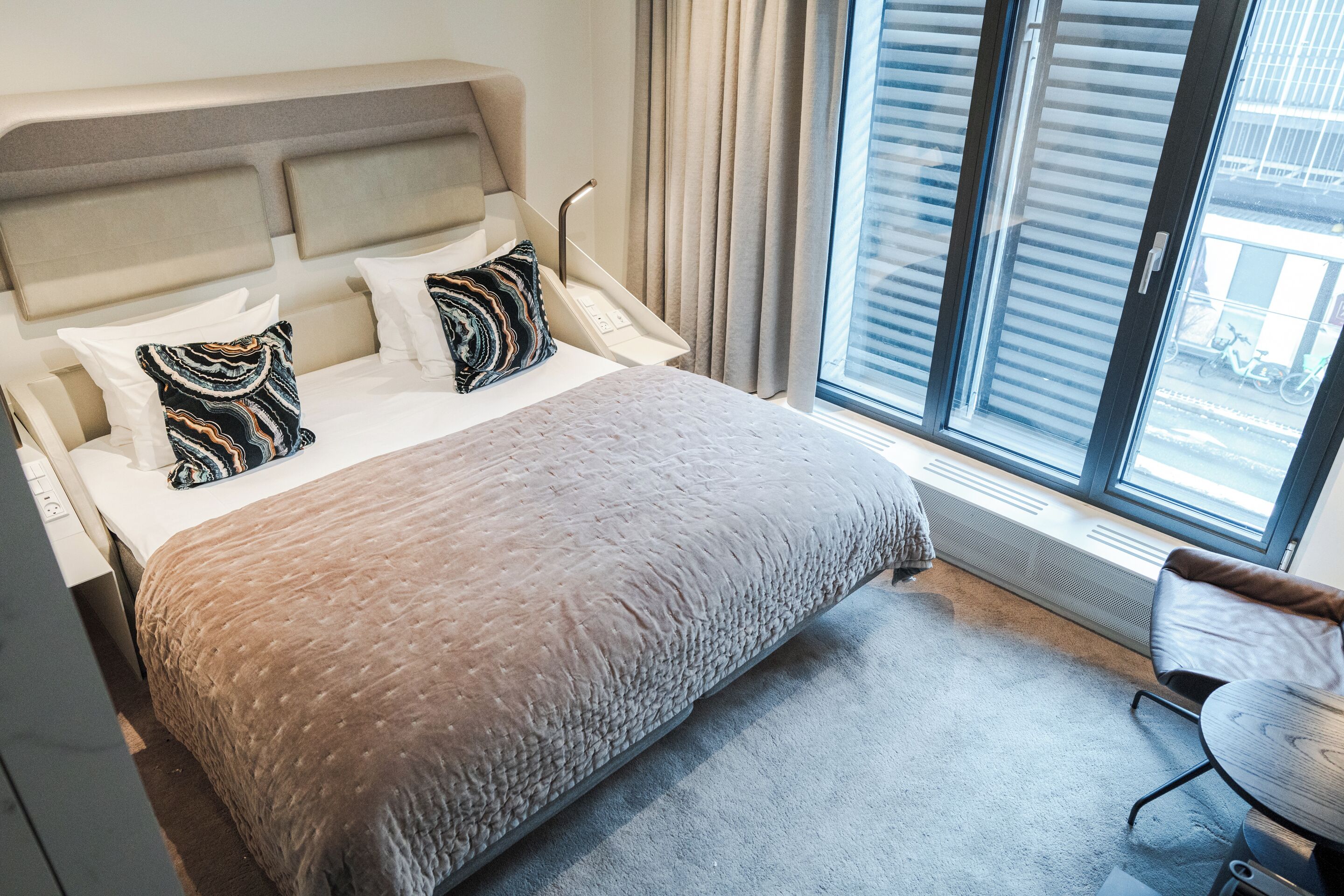 Standardrum | Sängtillbehör av högsta kvalitet och minibar