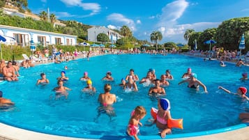 Seasonal outdoor pool