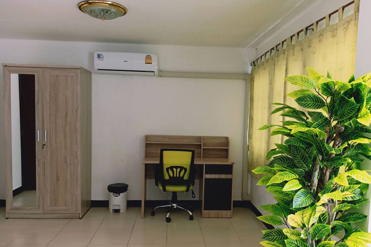 Blackout curtains, rollaway beds, free WiFi, bed sheets