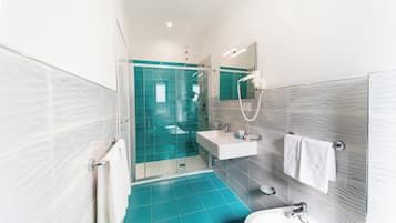 Economy Double Room, Garden View, Annex Building | Bathroom | Shower, free toiletries, hair dryer, bidet