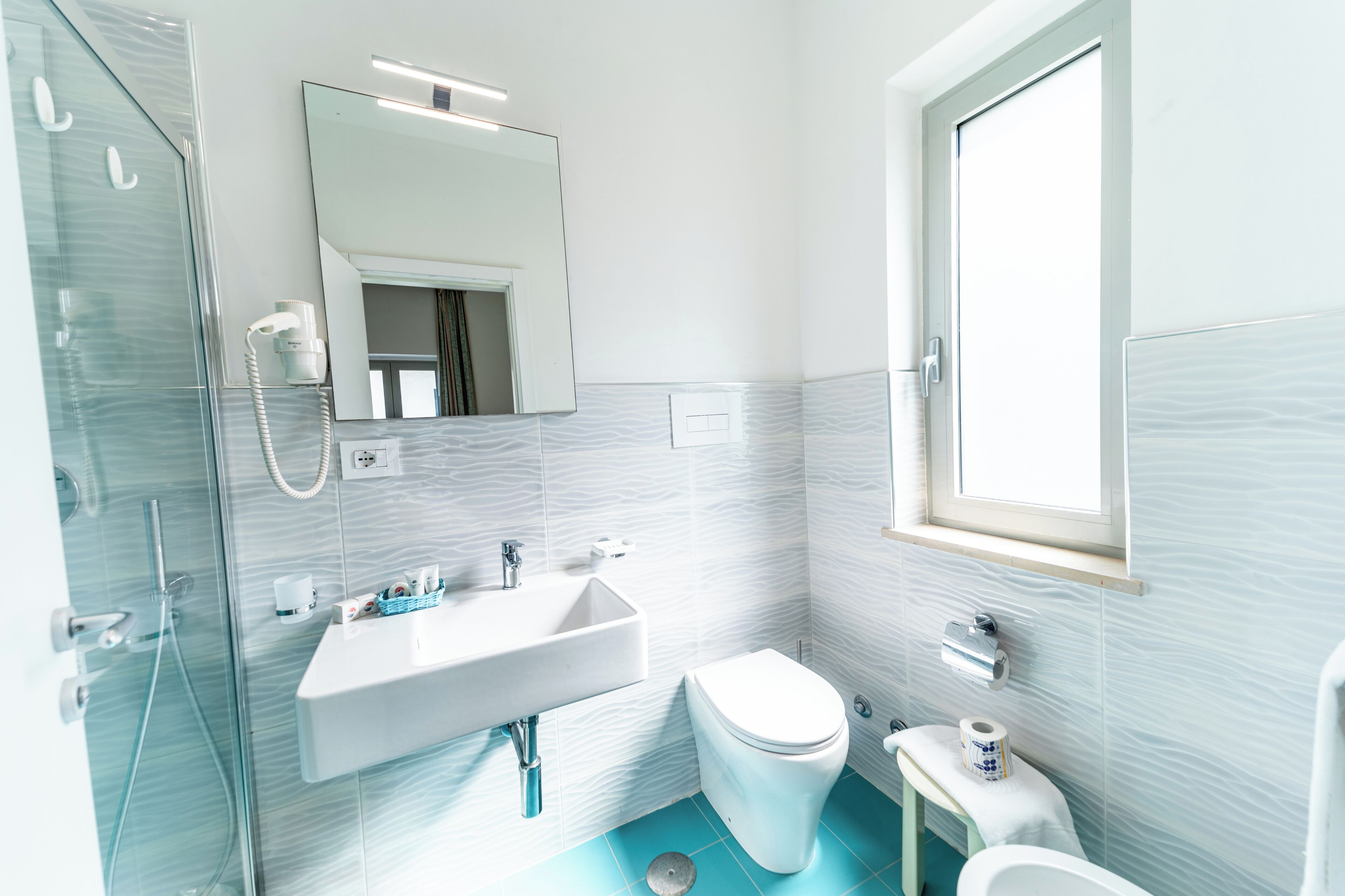 Economy Double Room, Garden View, Annex Building | Bathroom | Shower, free toiletries, hair dryer, bidet