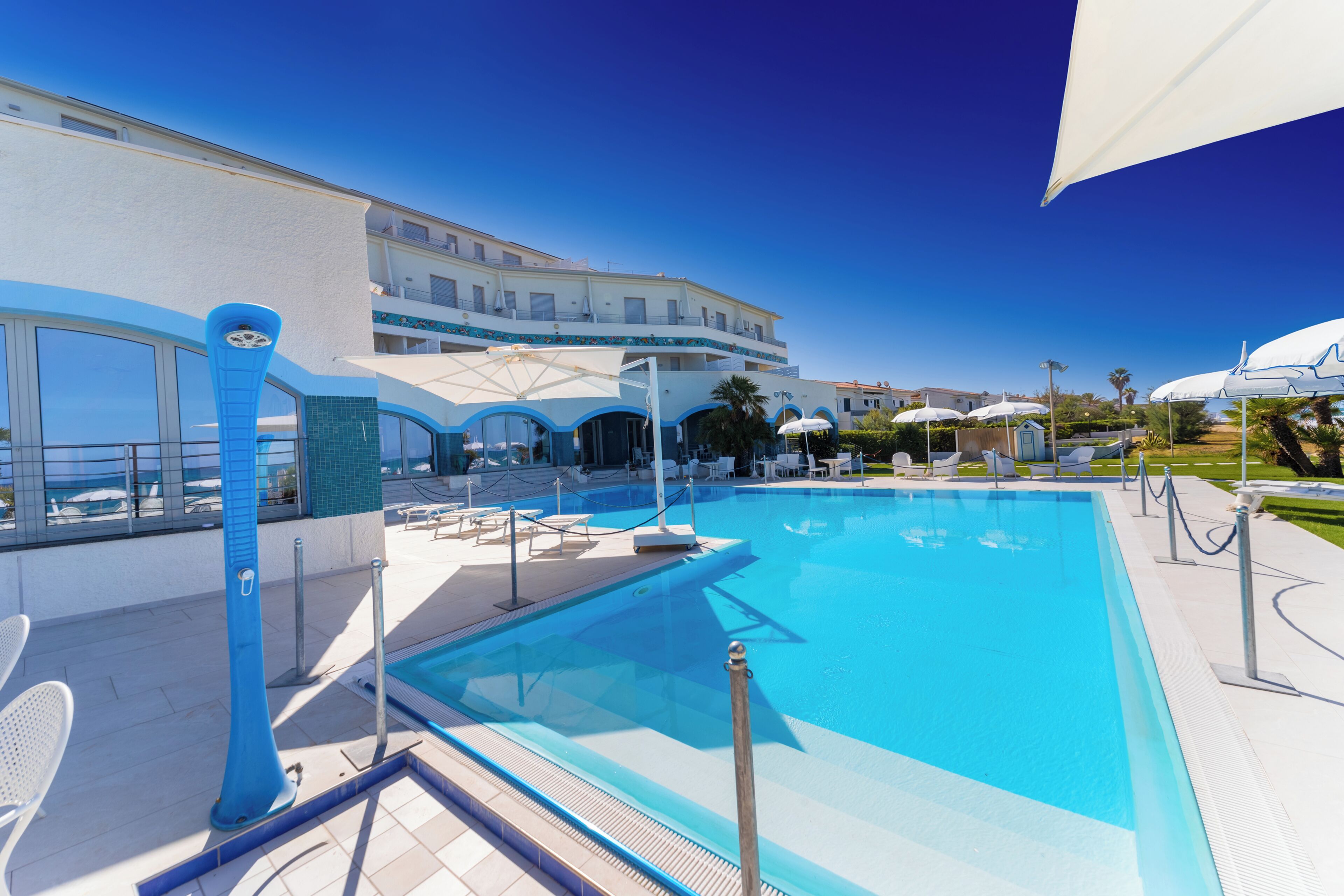 Seasonal outdoor pool, pool umbrellas, sun loungers