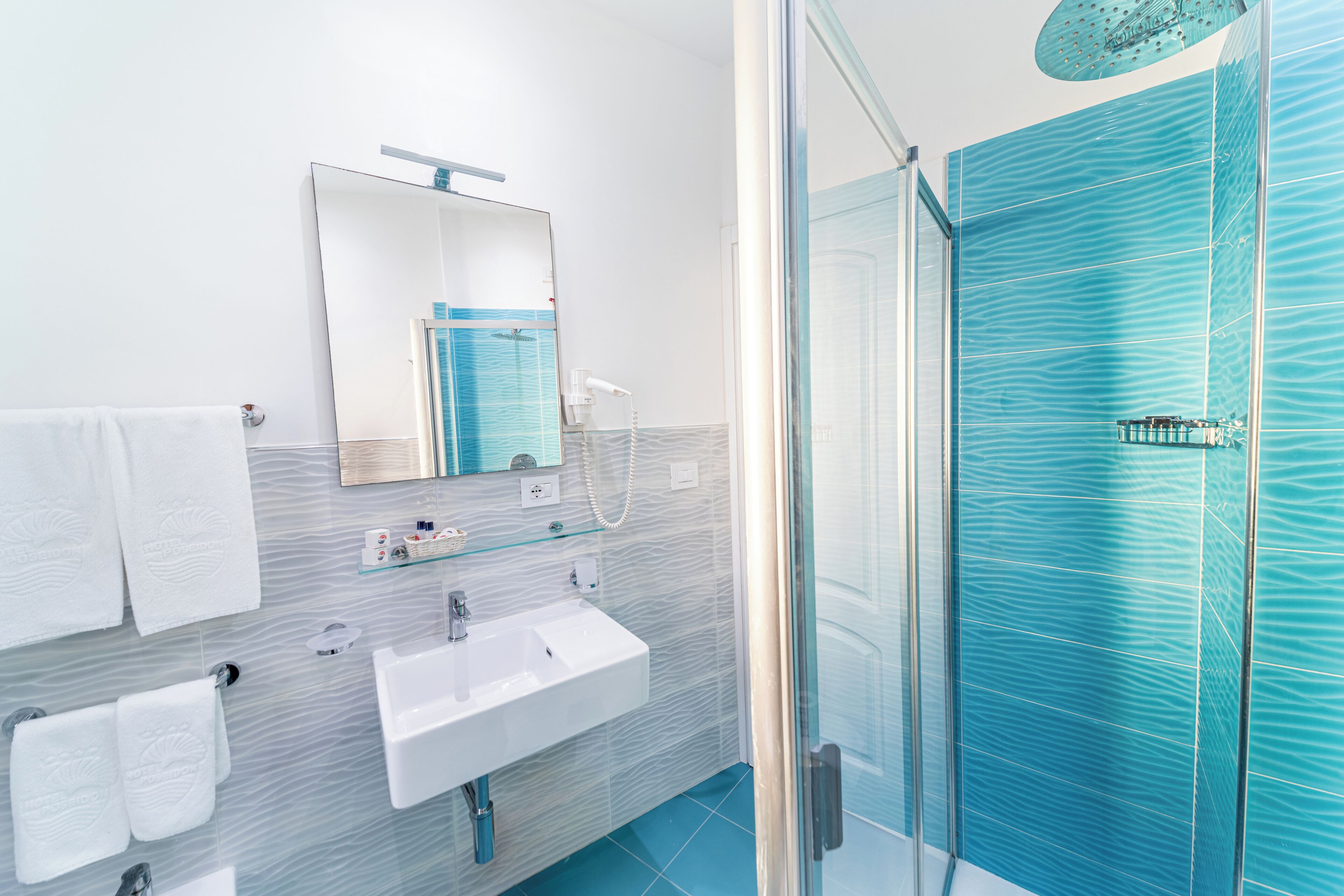 Superior Triple Room, Sea View, Sea Facing | Bathroom | Shower, free toiletries, hair dryer, bidet