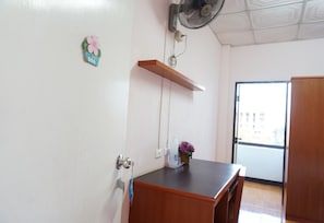 Standard Double Room with Fan | Ăquipements de la chambre