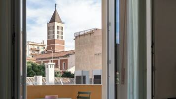 Deluxe-Doppelzimmer, Balkon | Blick auf die Stadt