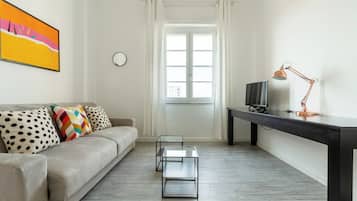 Suite Junior | Biancheria da letto di alta qualità, postazione laptop, tende oscuranti