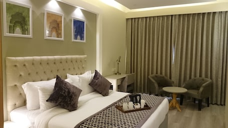 Comfort Double Room, 1 King Bed. Mango Hotels Naveen