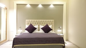 Suite clàssica, 1 dormitori | Caixa forta a l'habitació, escriptori i planxa i posts de planxar 