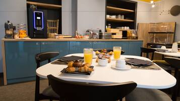 Daily buffet breakfast for a fee