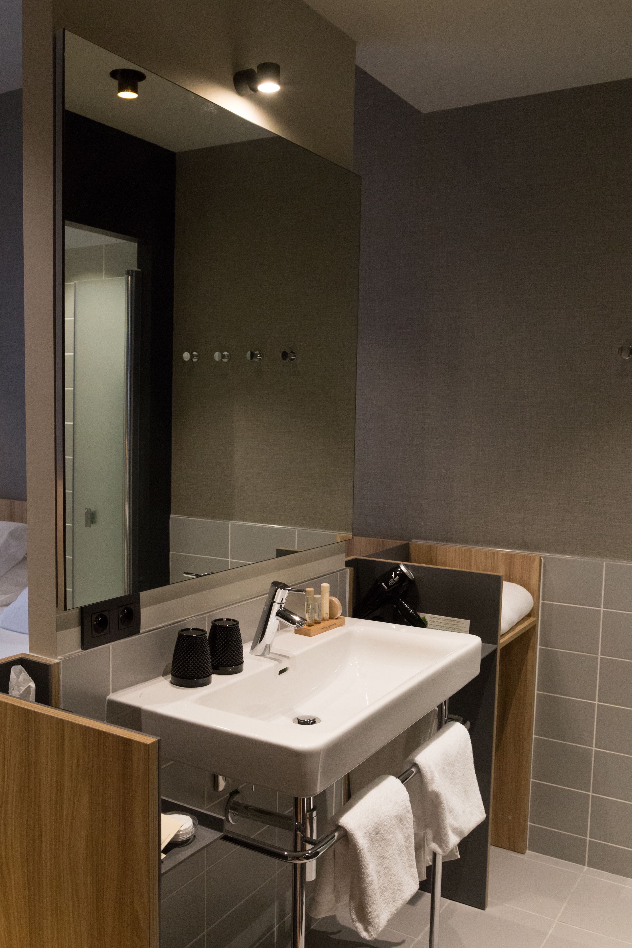 superior double or twin room | bathroom sink