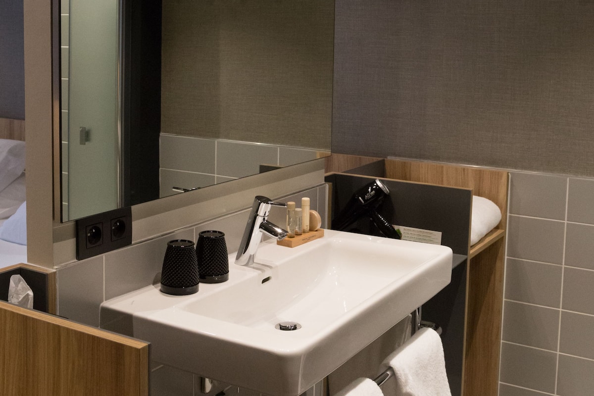 superior double or twin room | bathroom sink