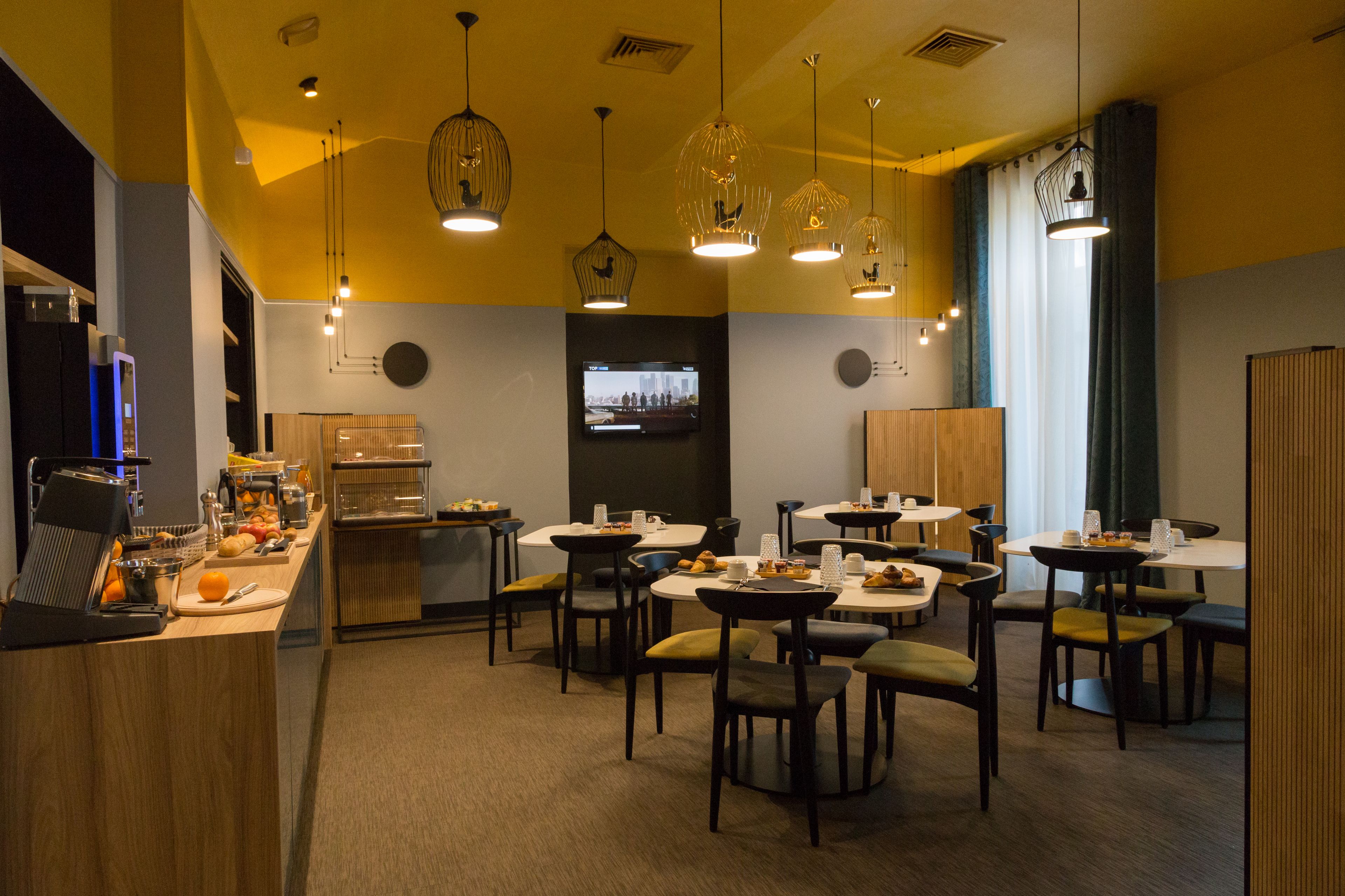 Daily buffet breakfast (EUR 14 per person)