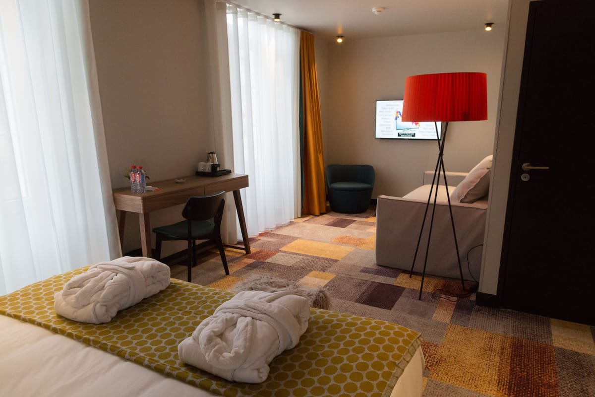 Phòng Suite dành cho gia đình | 1 phòng ngủ, bộ đồ giường cao cấp, bàn, phòng cách âm
