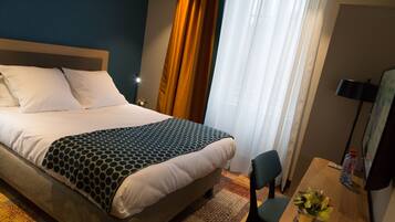 Phòng đôi cơ bản, 1 giường đôi | 1 phòng ngủ, bộ đồ giường cao cấp, bàn, phòng cách âm