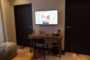 Suite | In-room business center