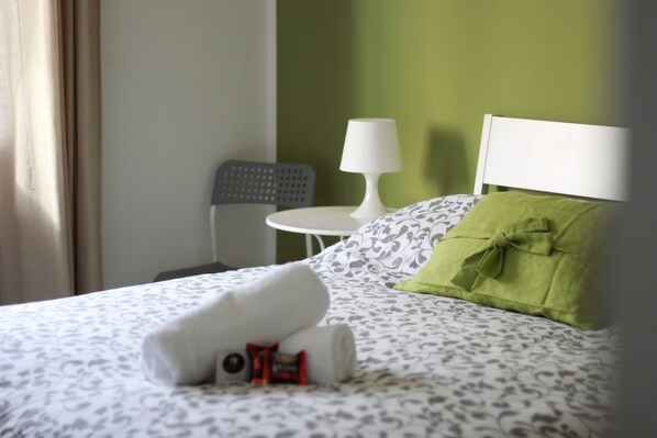 Double Room, Garden Area (Verde) | Desk, laptop workspace, free WiFi, bed sheets