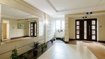 Pintu masuk interior