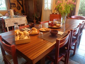 Desayuno continental incluido todos los días