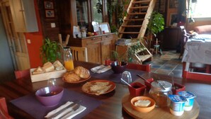 Breakfast area - Les chambres d'hôtes de Kérael (Lanveoc)
