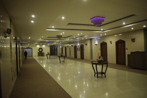 Hallway - Grand Millennium Hotel Lahore (Lahore)