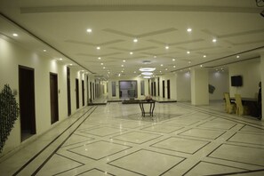 Hallway - Grand Millennium Hotel Lahore (Lahore)