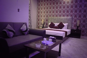 In-room safe, soundproofing