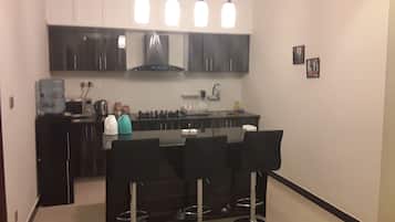 Coffee/tea maker, microwave