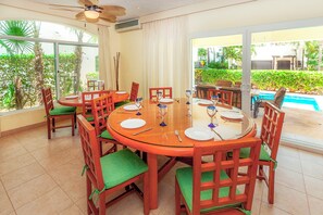Premier House, 4 Bedrooms, Ocean View, Oceanfront | Dining room