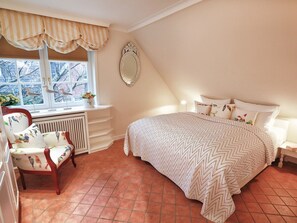 Zimmer, eigenes Bad, Gartenblick | 2 Schlafzimmer