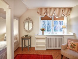 Room, Private Bathroom, Garden View | 2 bedrooms