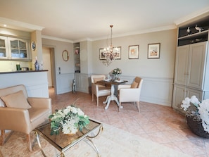 Chambre, salle de bain privée, vue sur la mer | Divers