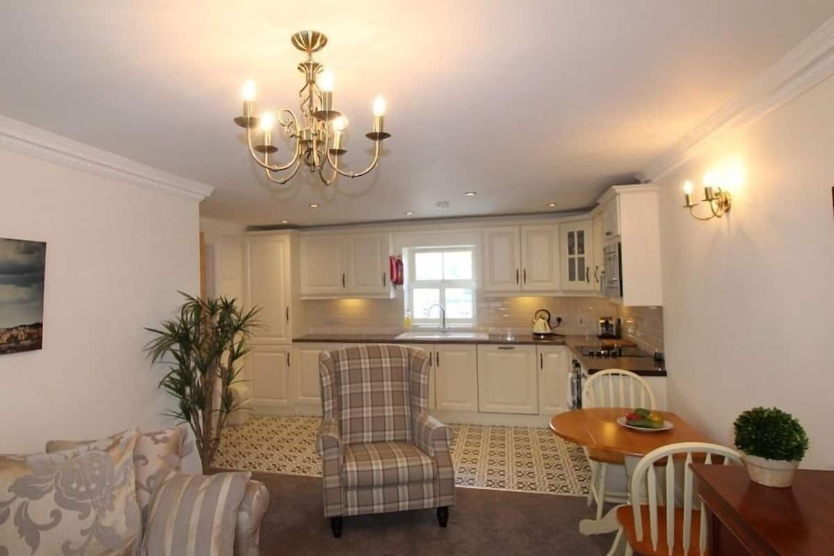 Apartment, Private Bathroom (Apartment 5) | Shared kitchen